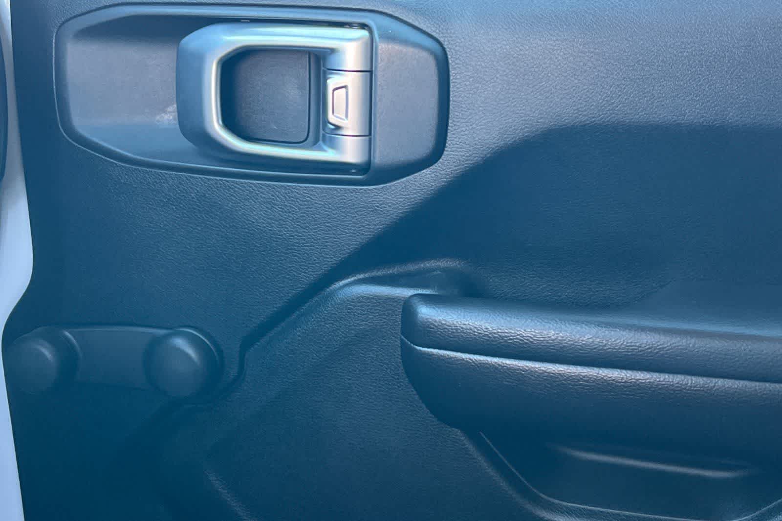 Thumbnail: 2018 Jeep Wrangler - 21