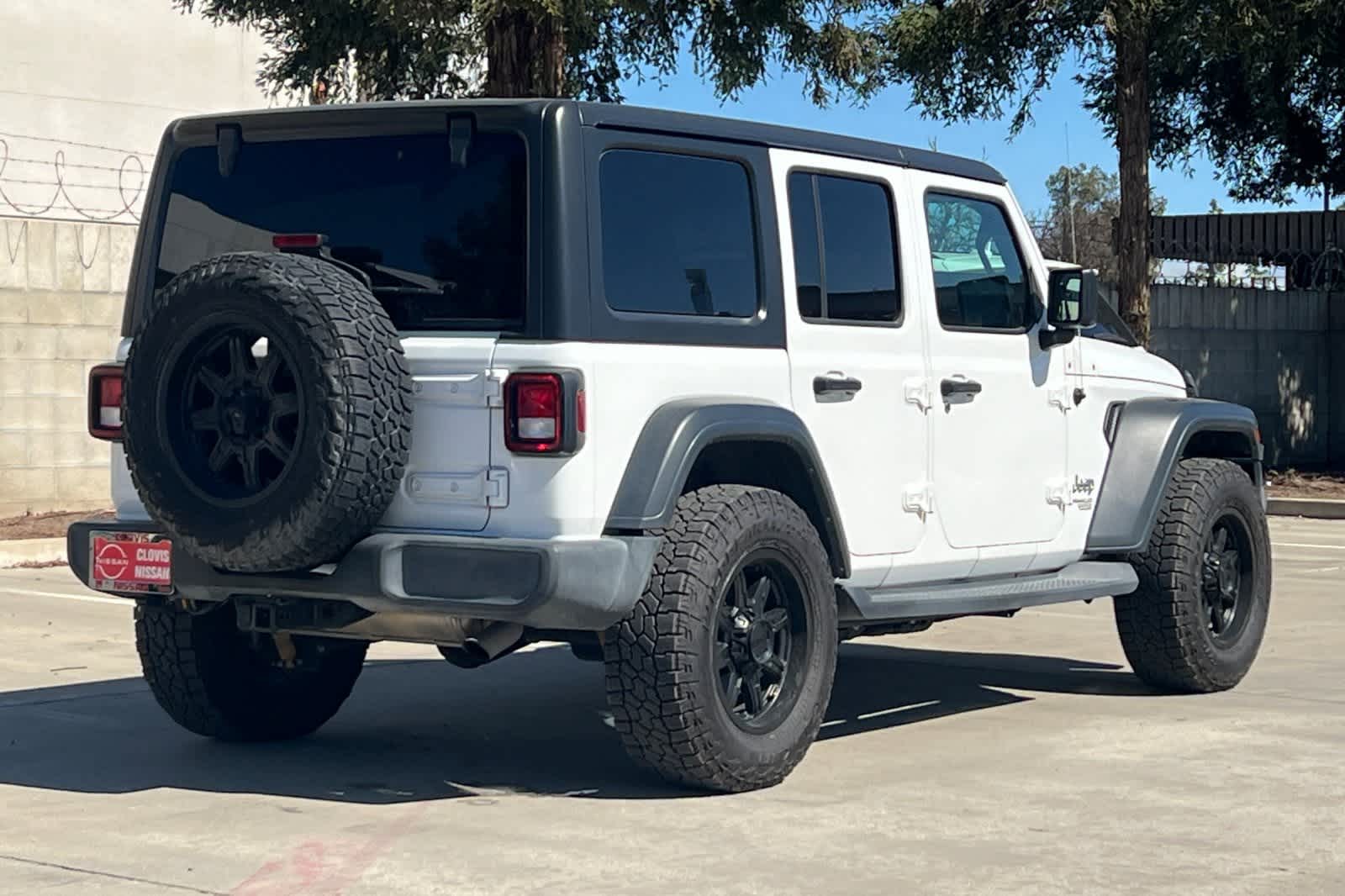 Thumbnail: 2019 Jeep Wrangler - 3