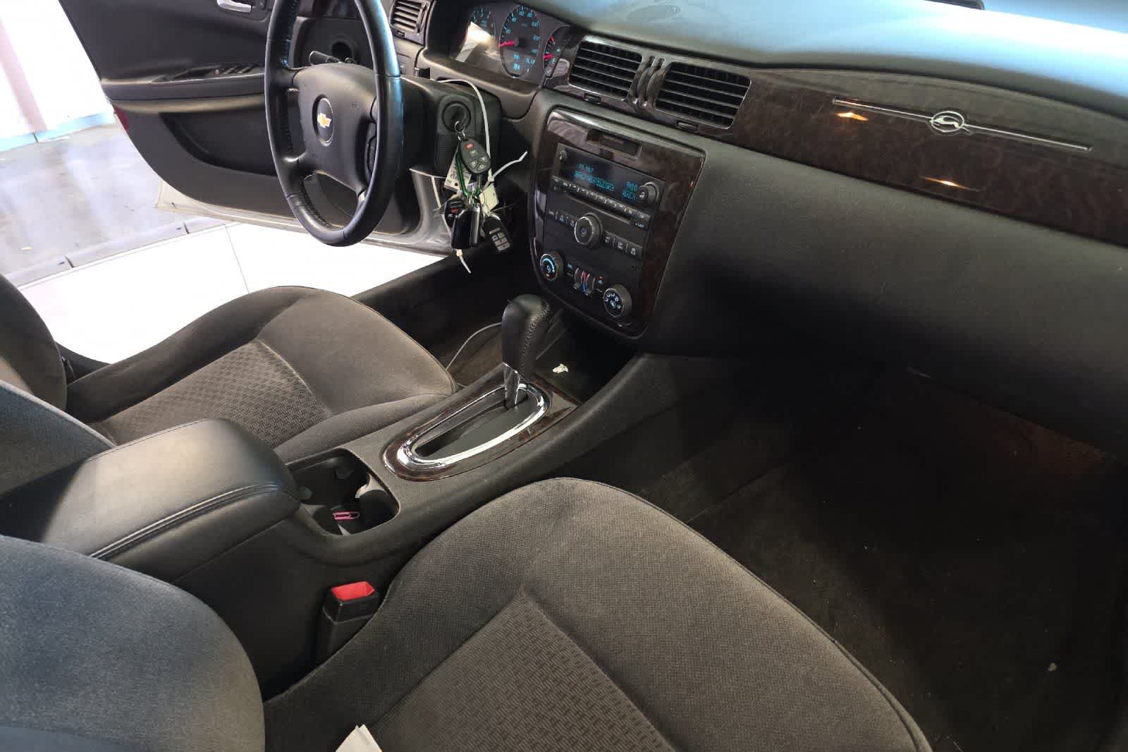 Thumbnail: 2013 Chevrolet Impala - 17