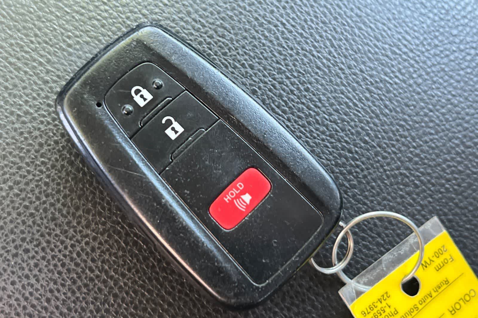 Thumbnail: 2020 Toyota RAV4 - 26