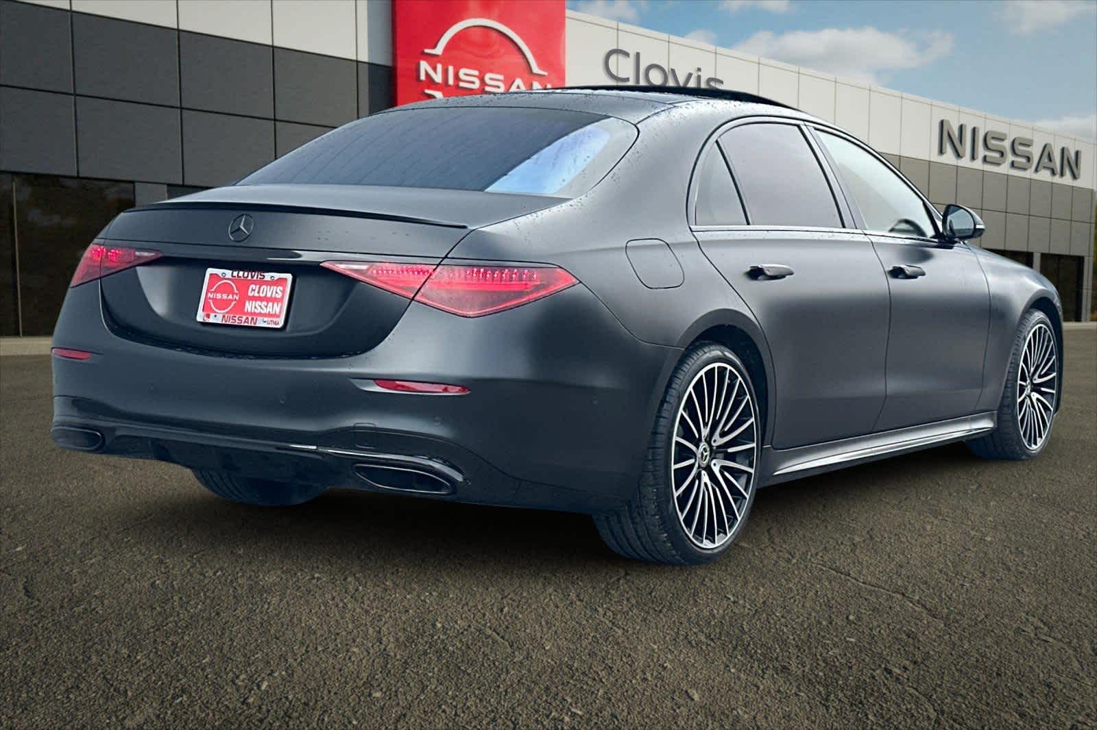 Thumbnail: 2023 Mercedes-Benz S-Class - 3
