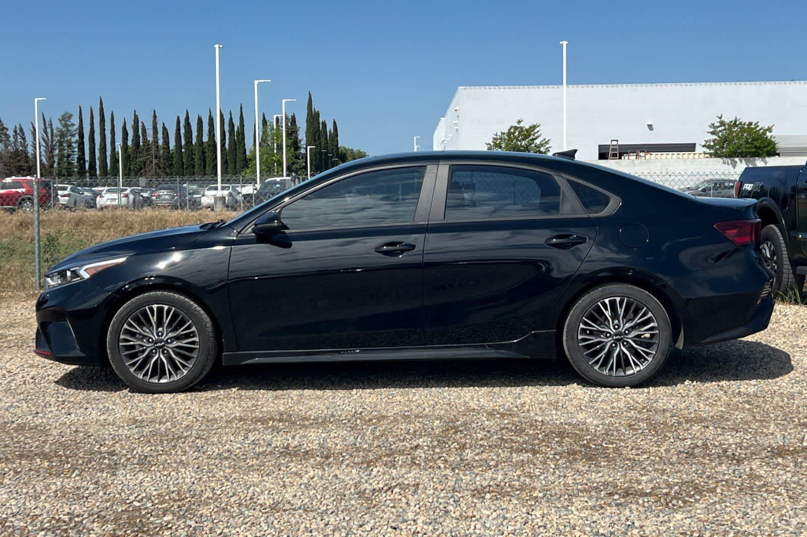 Thumbnail: 2023 Kia Forte - 6