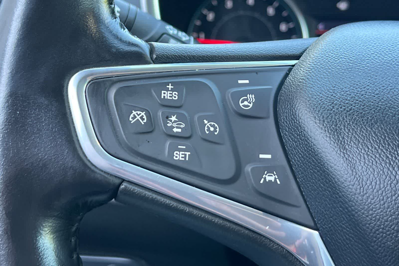 Thumbnail: 2022 Chevrolet Equinox - 31