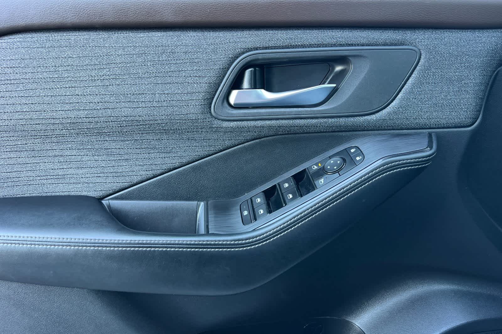 Thumbnail: 2023 Nissan Rogue - 13