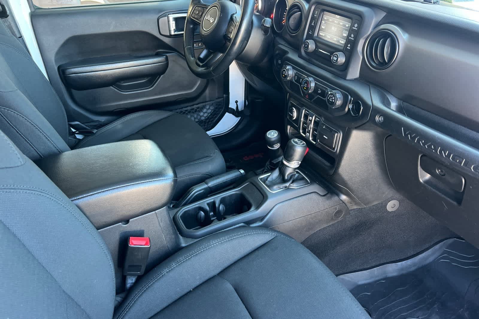 Thumbnail: 2019 Jeep Wrangler - 17