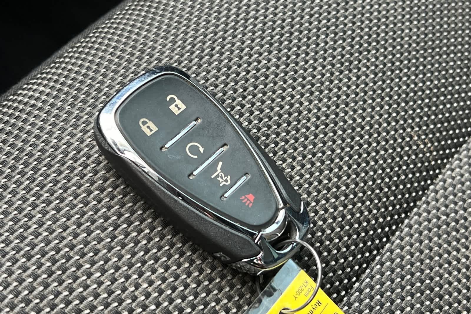 Thumbnail: 2023 Chevrolet Traverse - 24