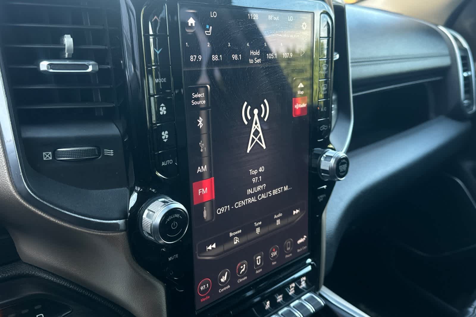 Thumbnail: 2019 RAM 1500 - 19