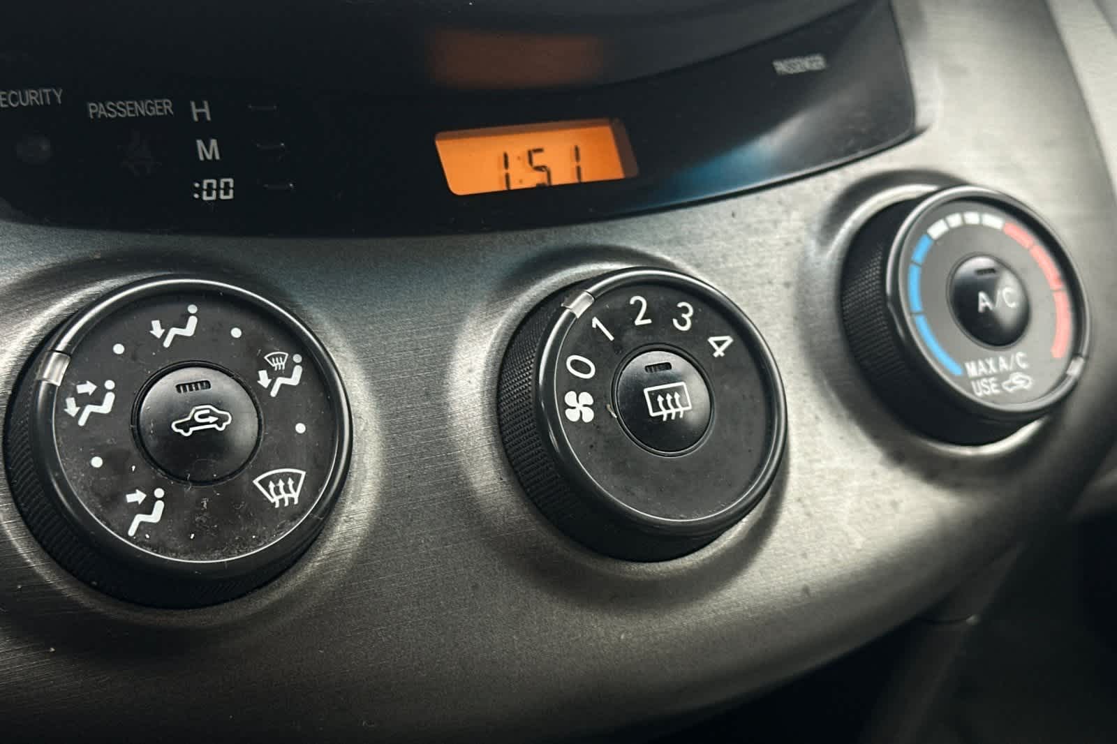 Thumbnail: 2011 Toyota RAV4 - 22