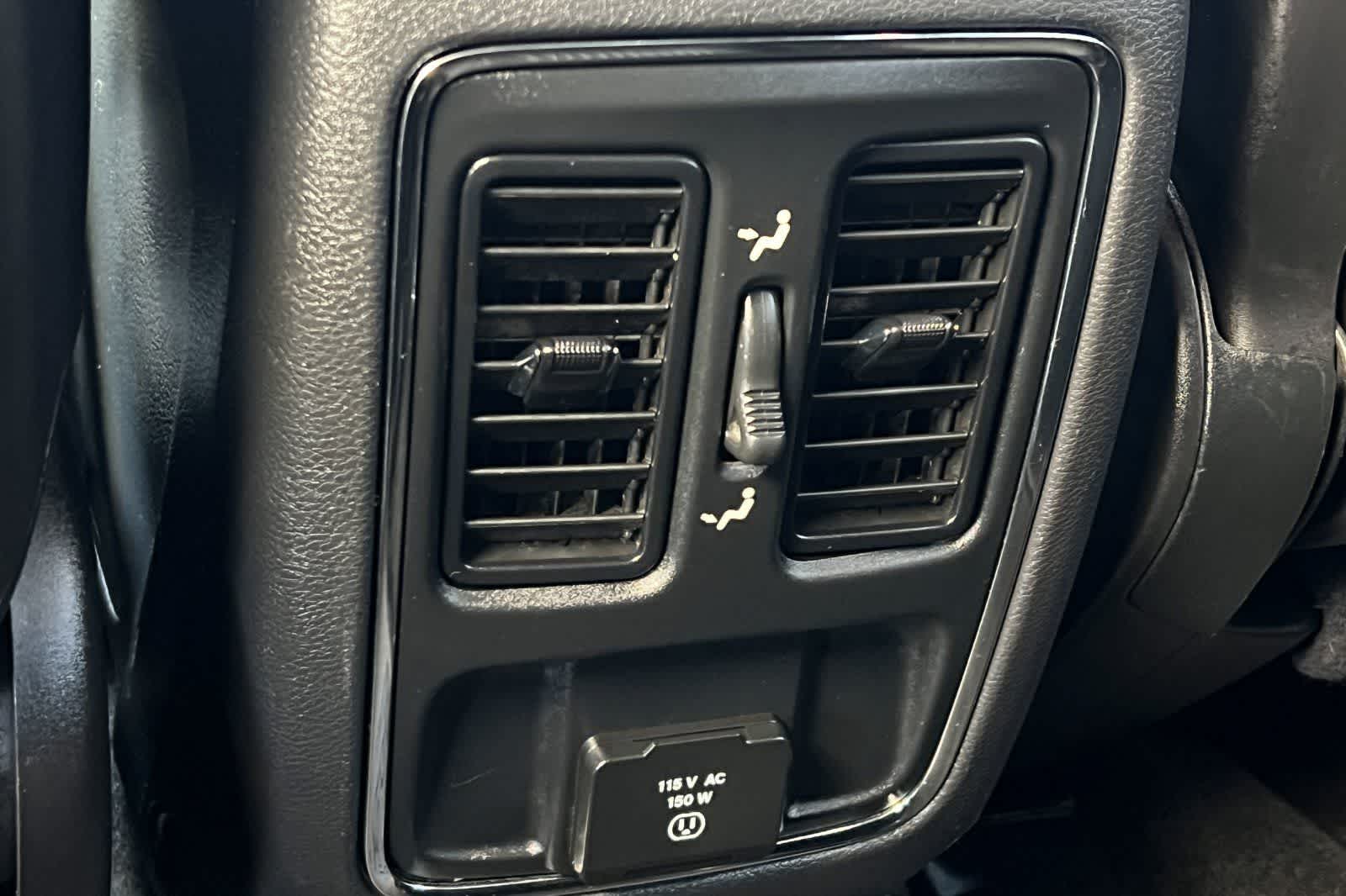 Thumbnail: 2015 Jeep Grand Cherokee - 15