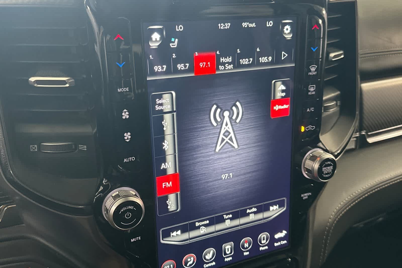 Thumbnail: 2021 RAM 1500 - 21