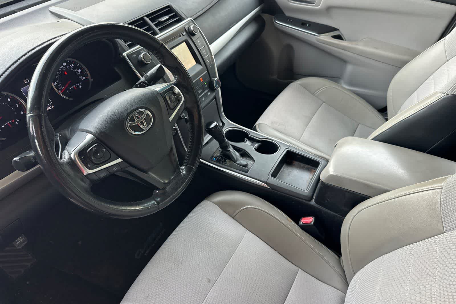 Thumbnail: 2016 Toyota Camry - 14