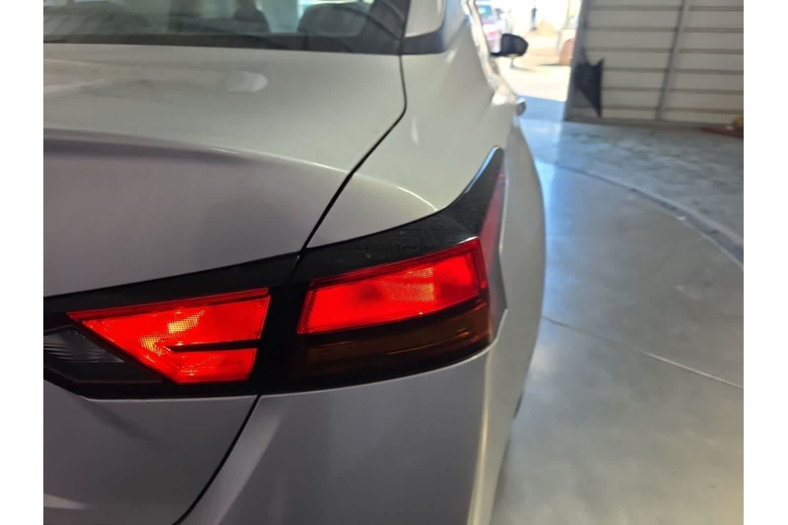 Thumbnail: 2020 Nissan Altima - 10