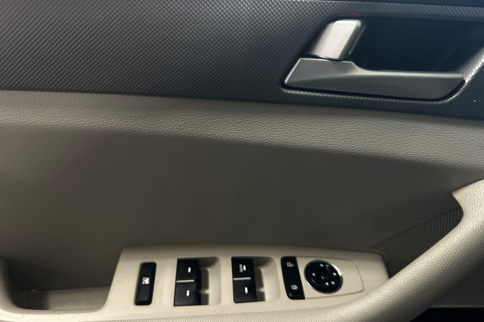 Thumbnail: 2016 Hyundai Sonata - 15