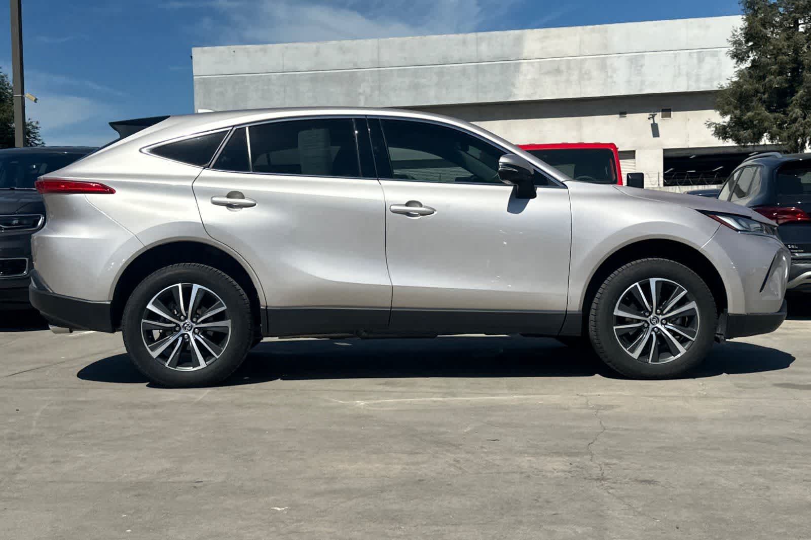 Thumbnail: 2024 Toyota Venza - 9