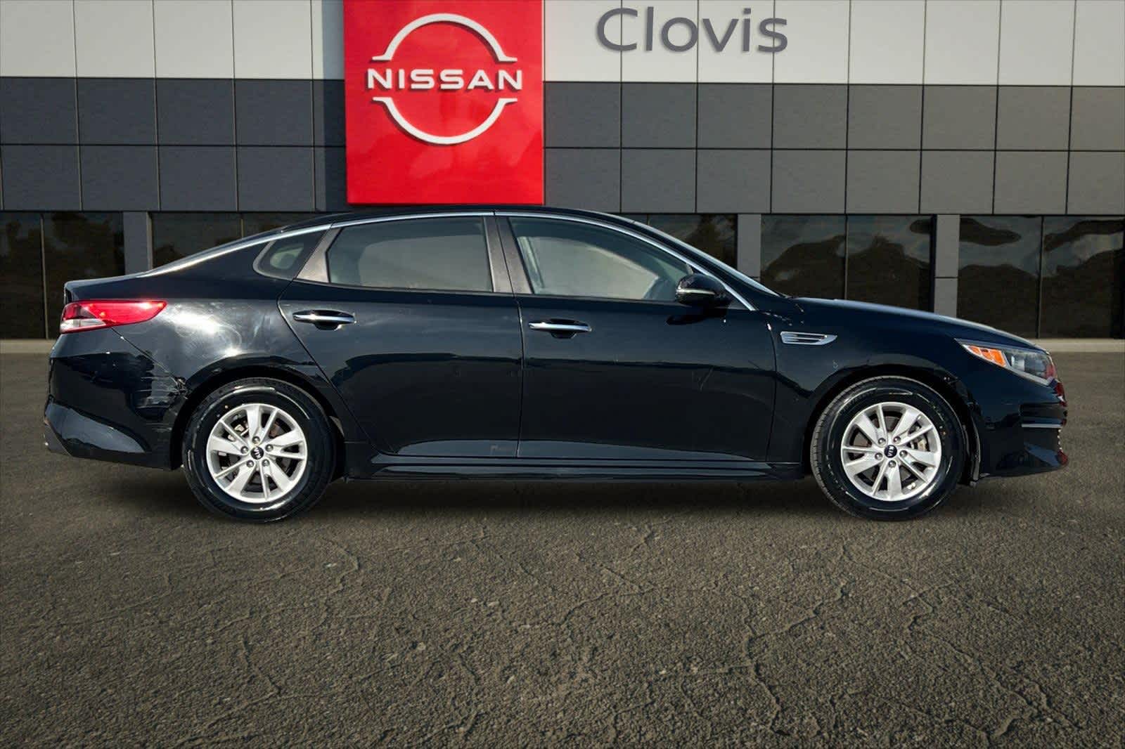 Thumbnail: 2018 Kia Optima - 9