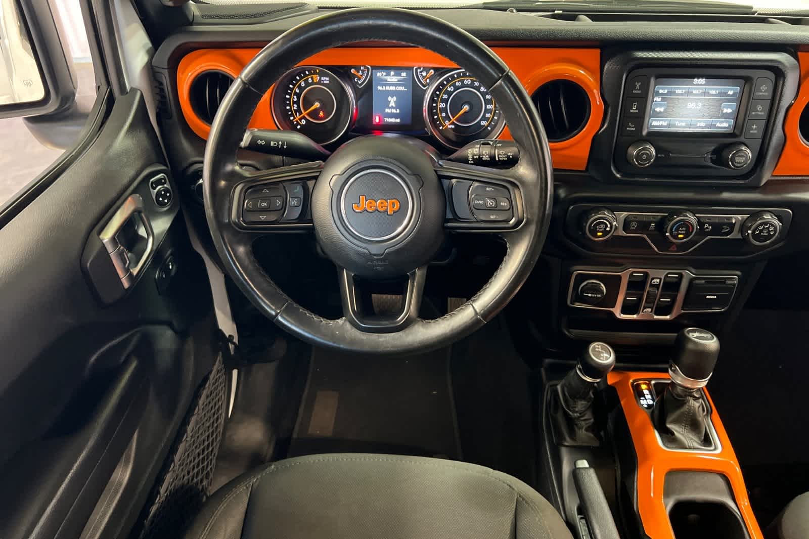 Thumbnail: 2019 Jeep Wrangler - 17