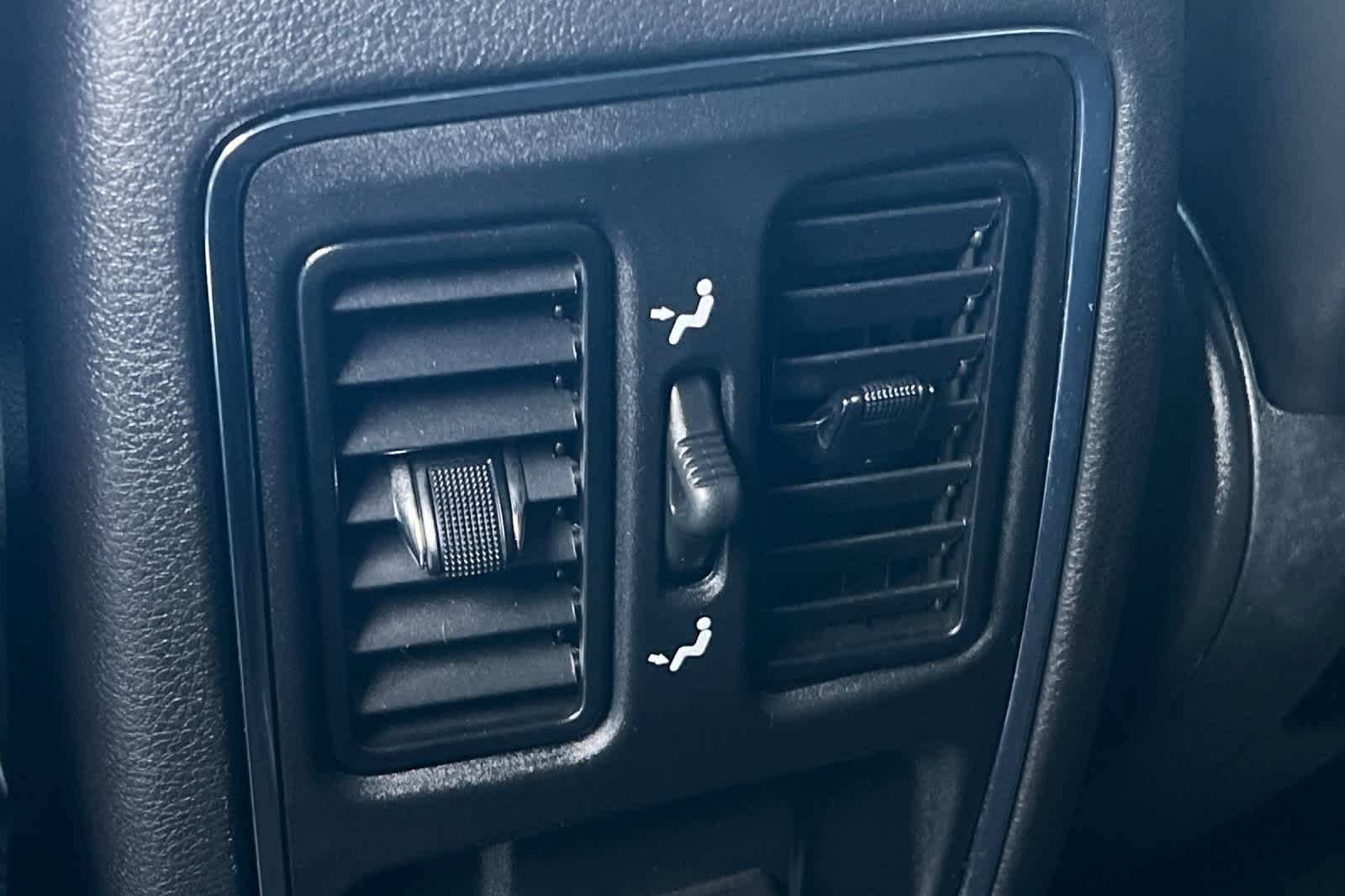 Thumbnail: 2021 Jeep Grand Cherokee - 15