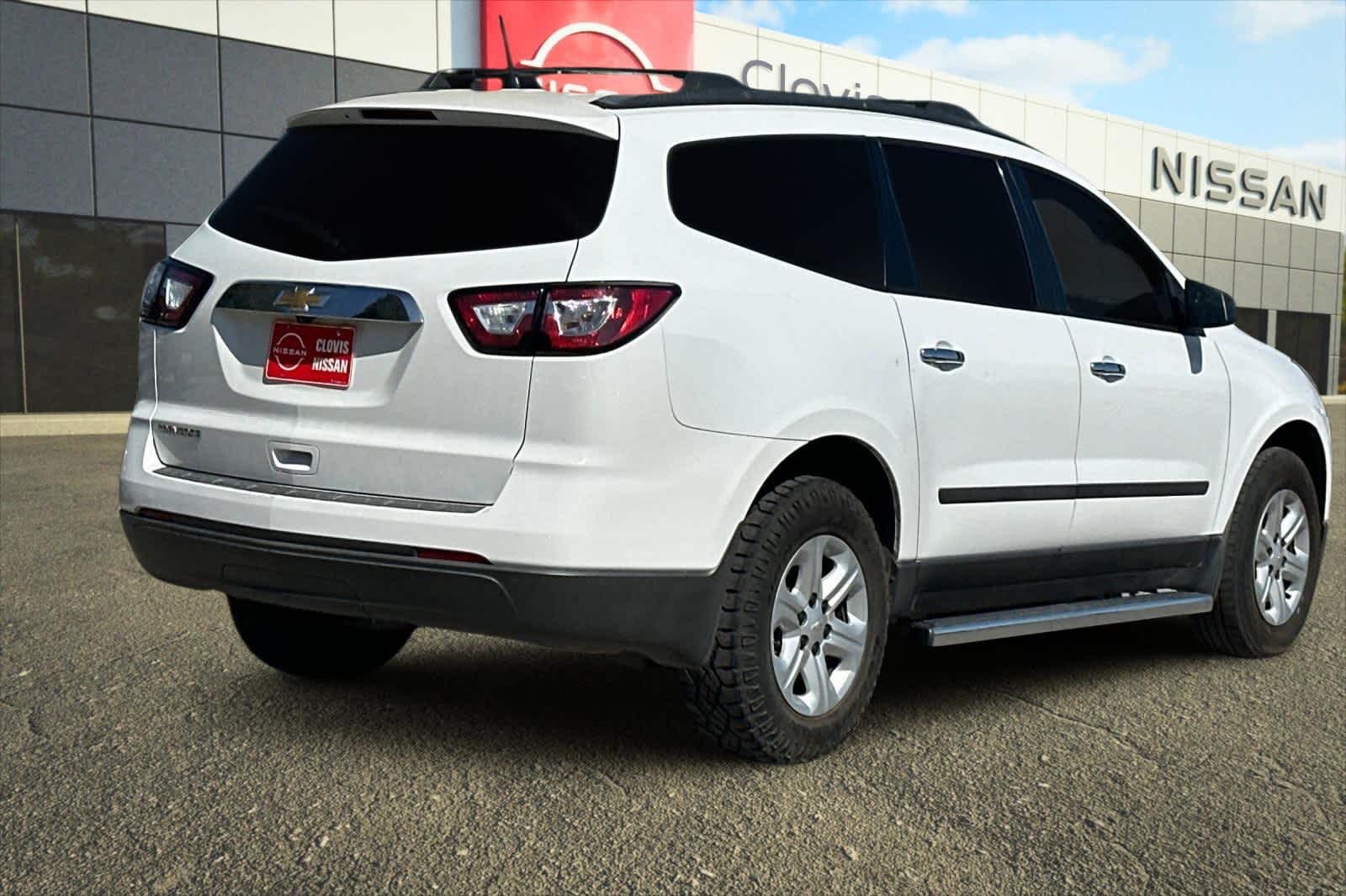 Thumbnail: 2017 Chevrolet Traverse - 3
