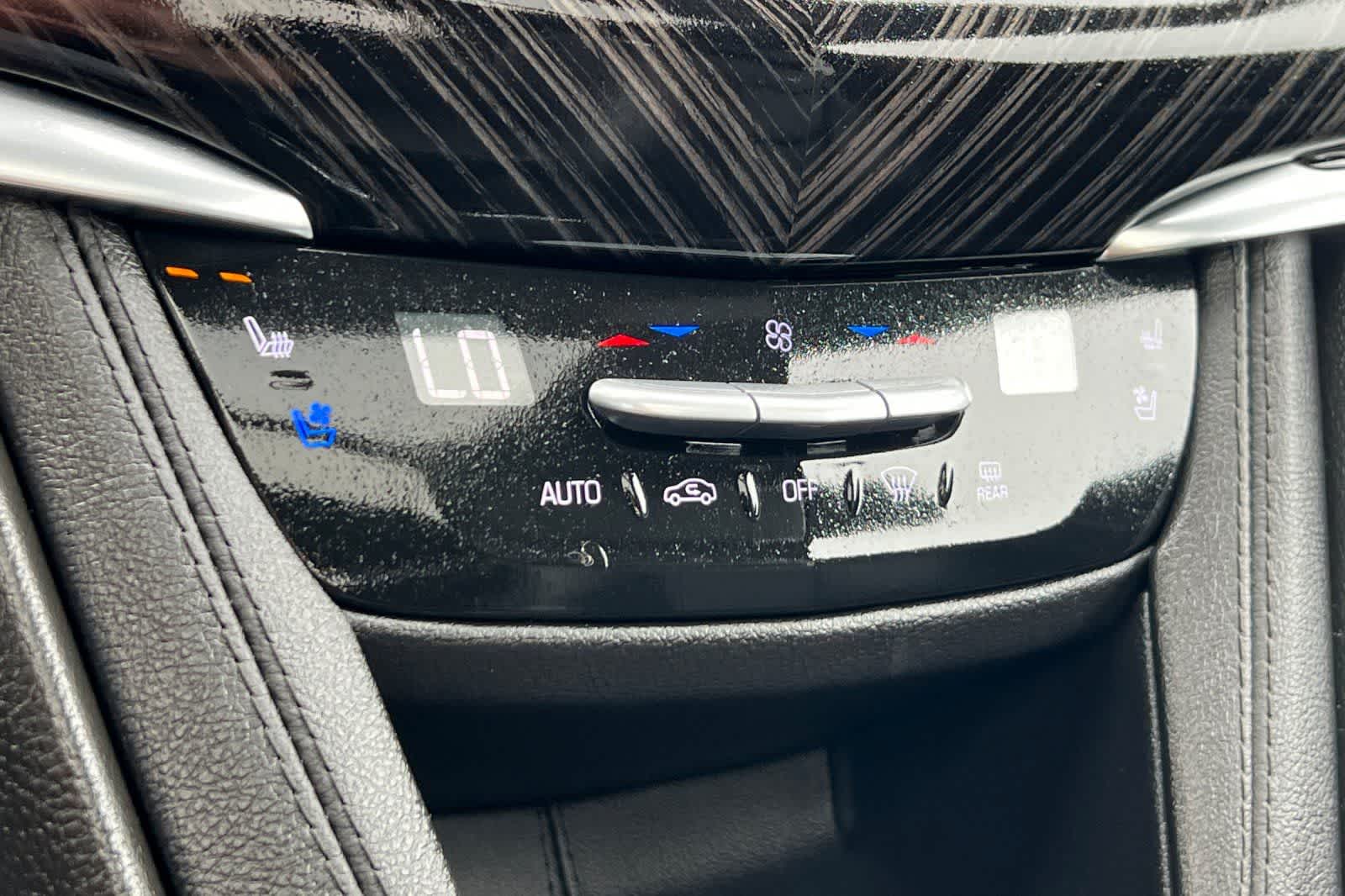 Thumbnail: 2025 Cadillac XT6 - 26