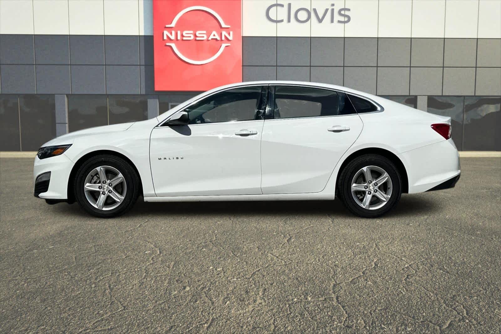 Thumbnail: 2021 Chevrolet Malibu - 6