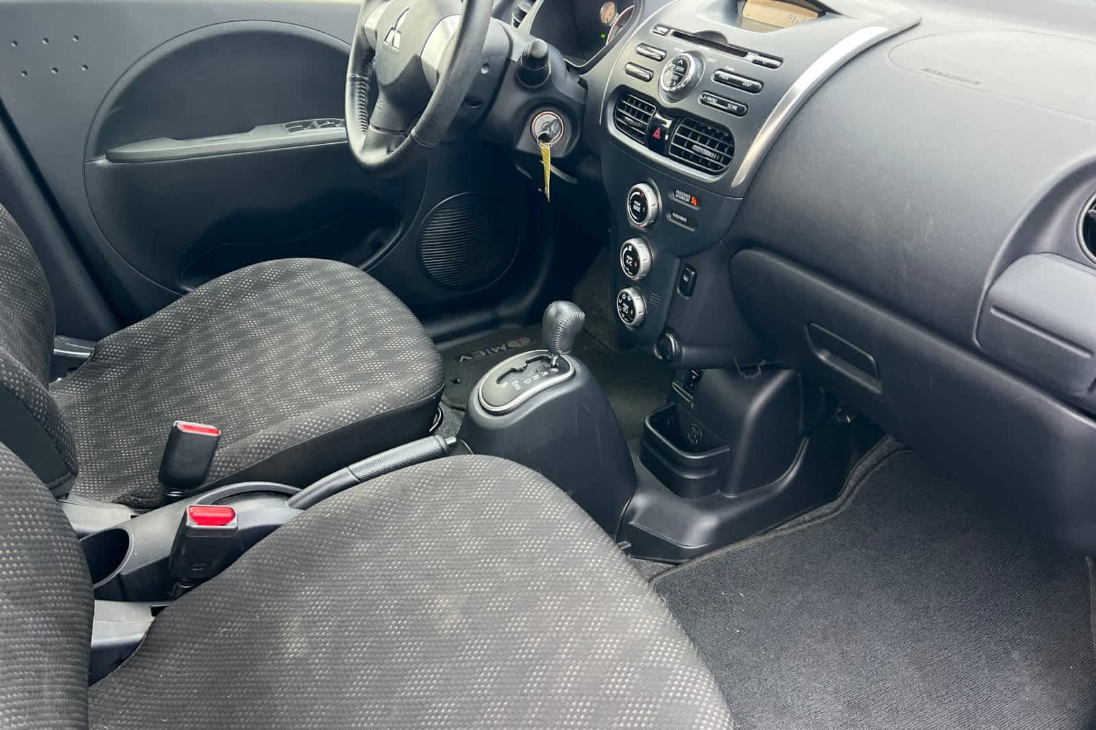 Thumbnail: 2016 Mitsubishi i-MiEV - 17