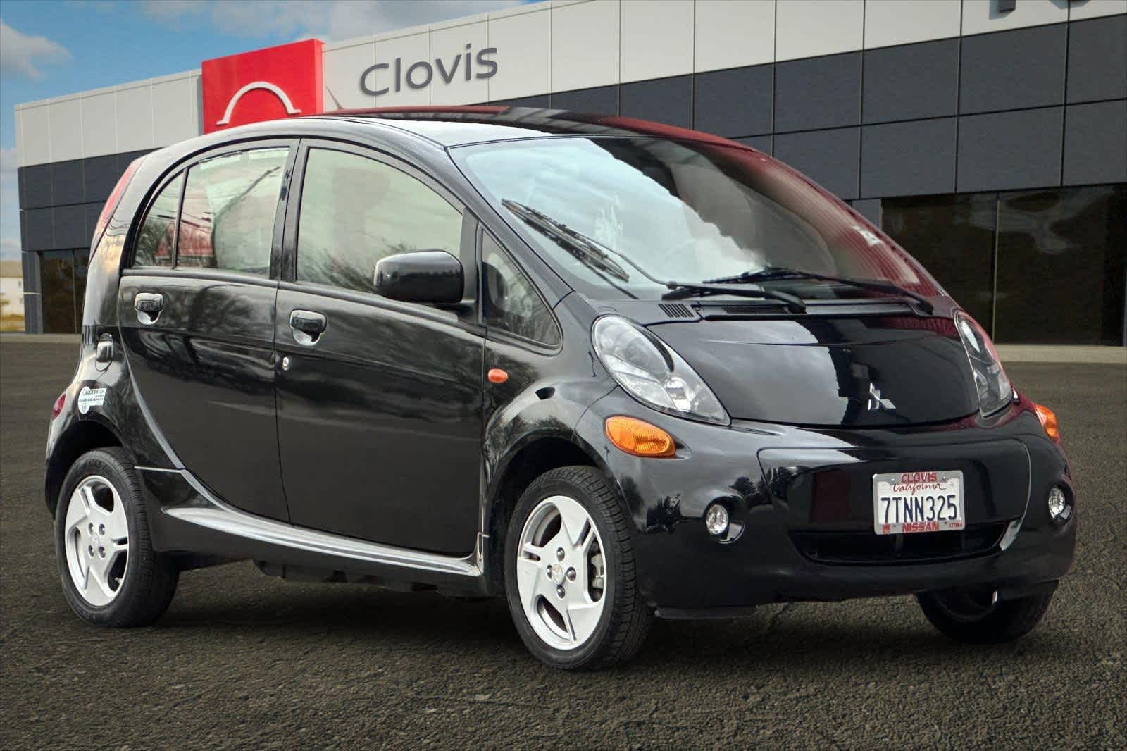 Thumbnail: 2016 Mitsubishi i-MiEV - 10