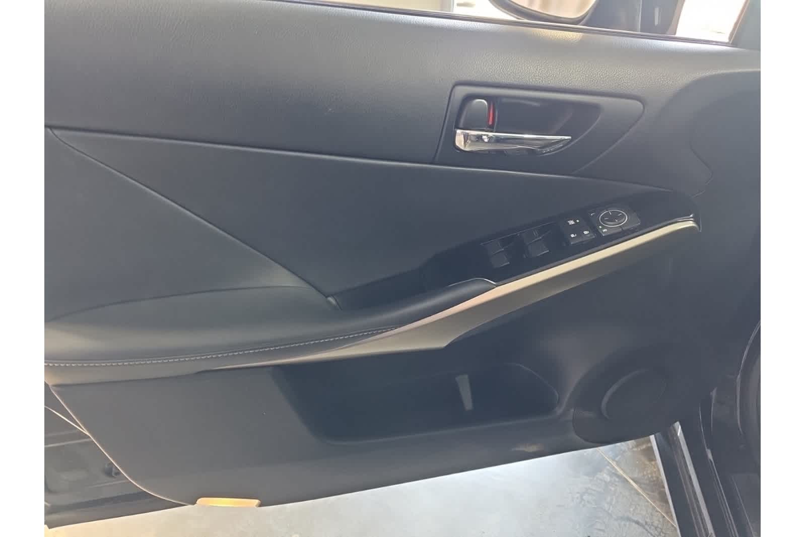 Thumbnail: 2014 Lexus IS - 19