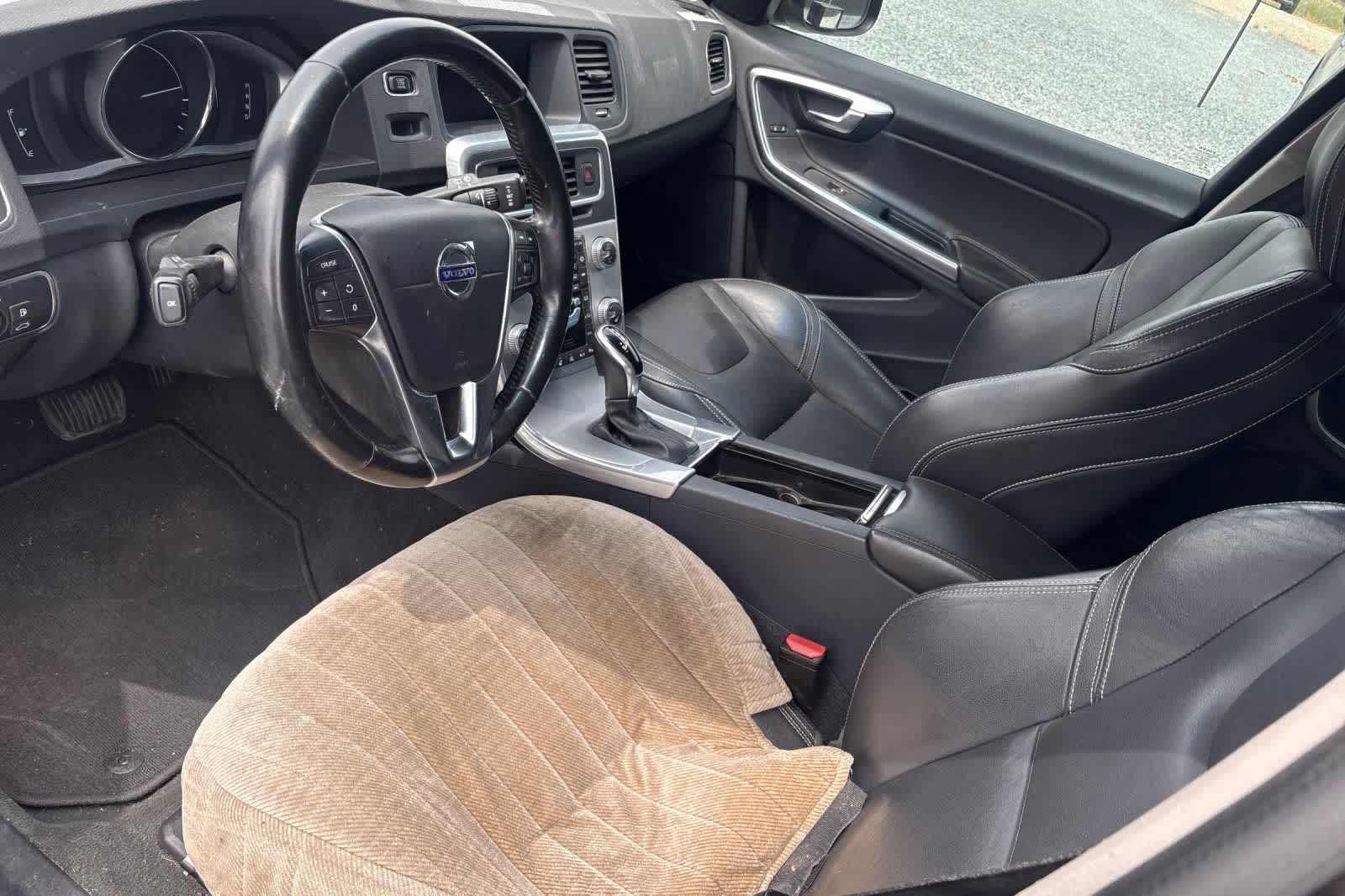 Thumbnail: 2018 Volvo V60 - 14