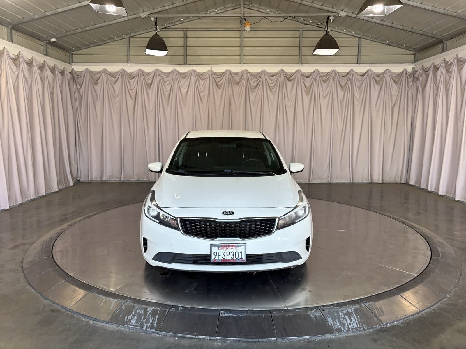 Thumbnail: 2017 Kia Forte - 11