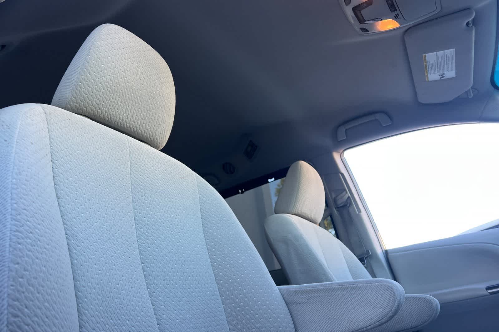 Thumbnail: 2014 Toyota Sienna - 19