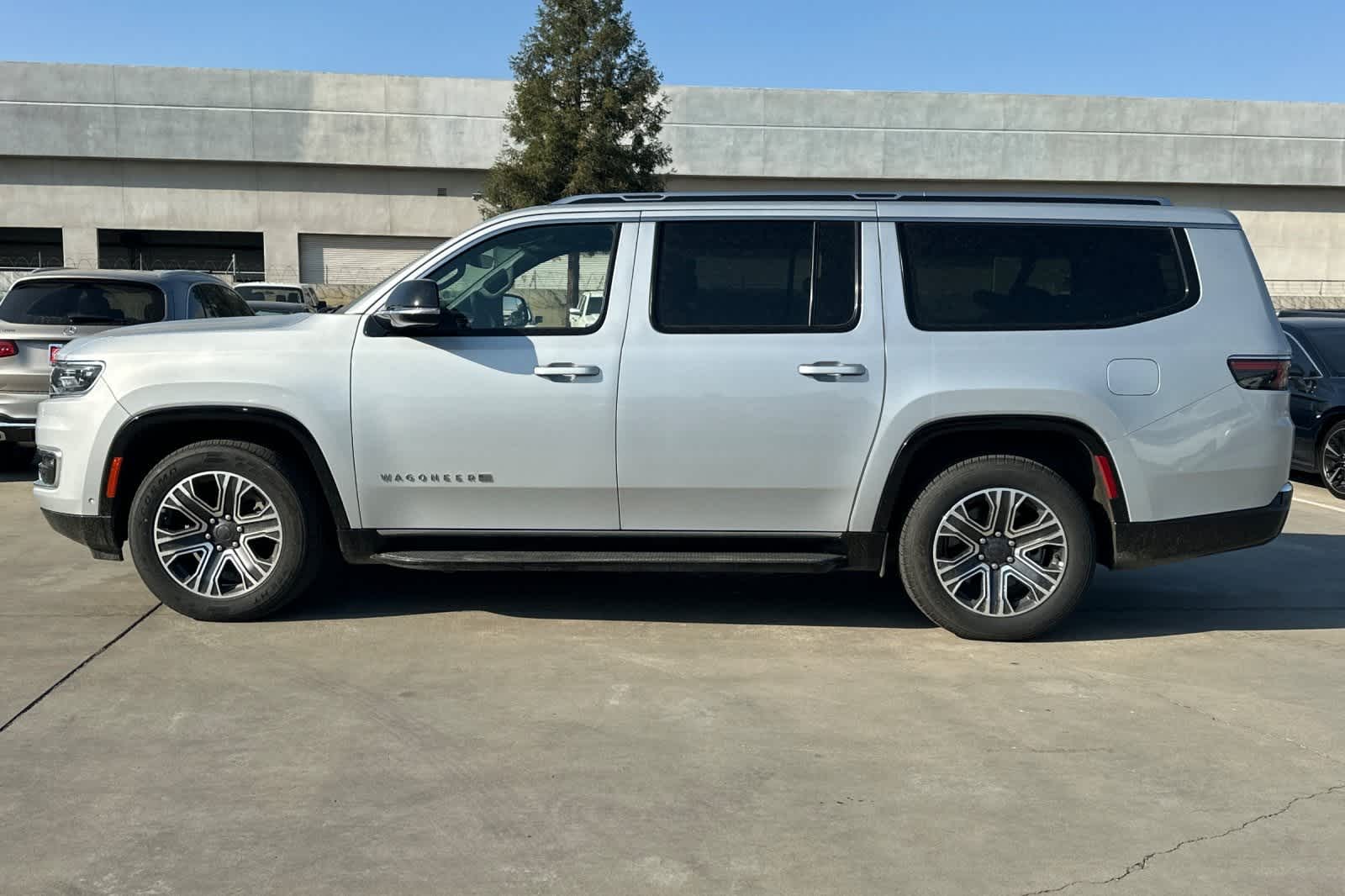 Thumbnail: 2024 Jeep Wagoneer - 6