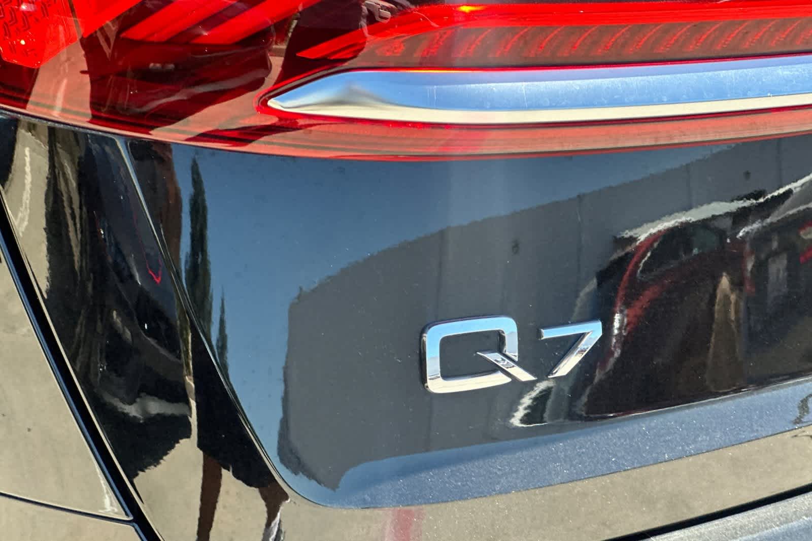 Thumbnail: 2021 Audi Q7 - 13