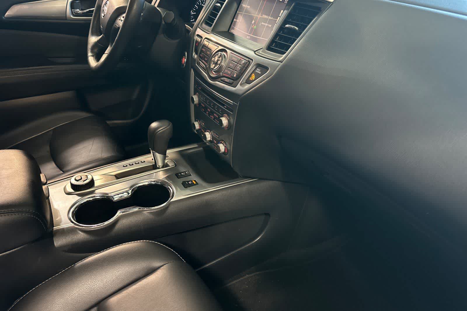 Thumbnail: 2019 Nissan Pathfinder - 19