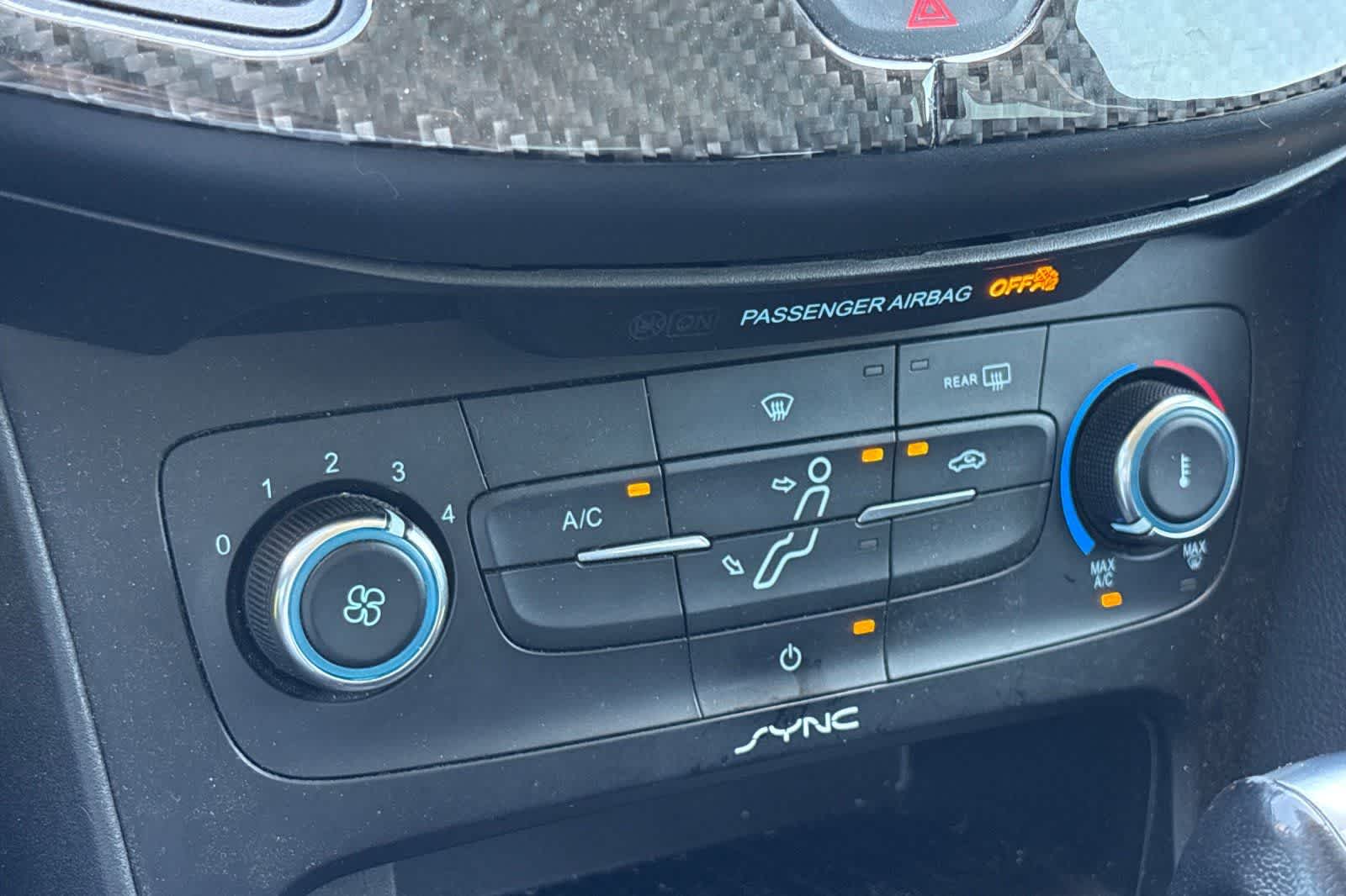 Thumbnail: 2015 Ford Focus - 21