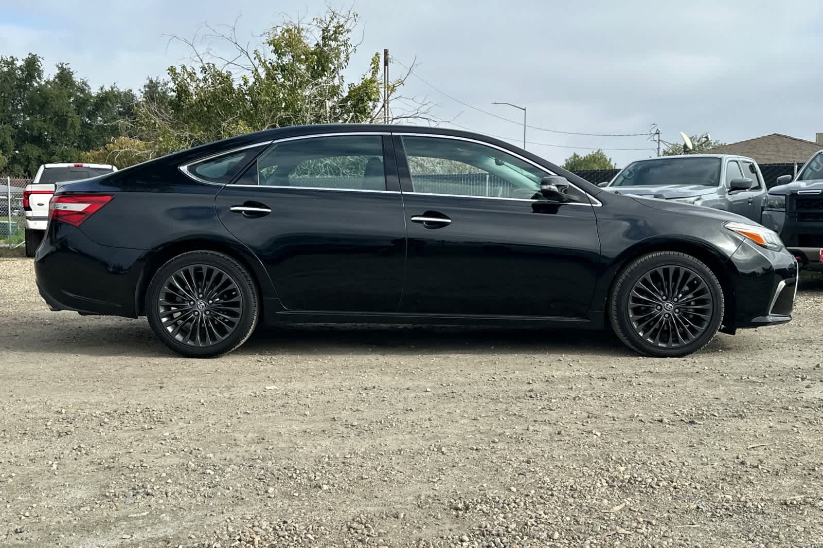 Thumbnail: 2016 Toyota Avalon - 9