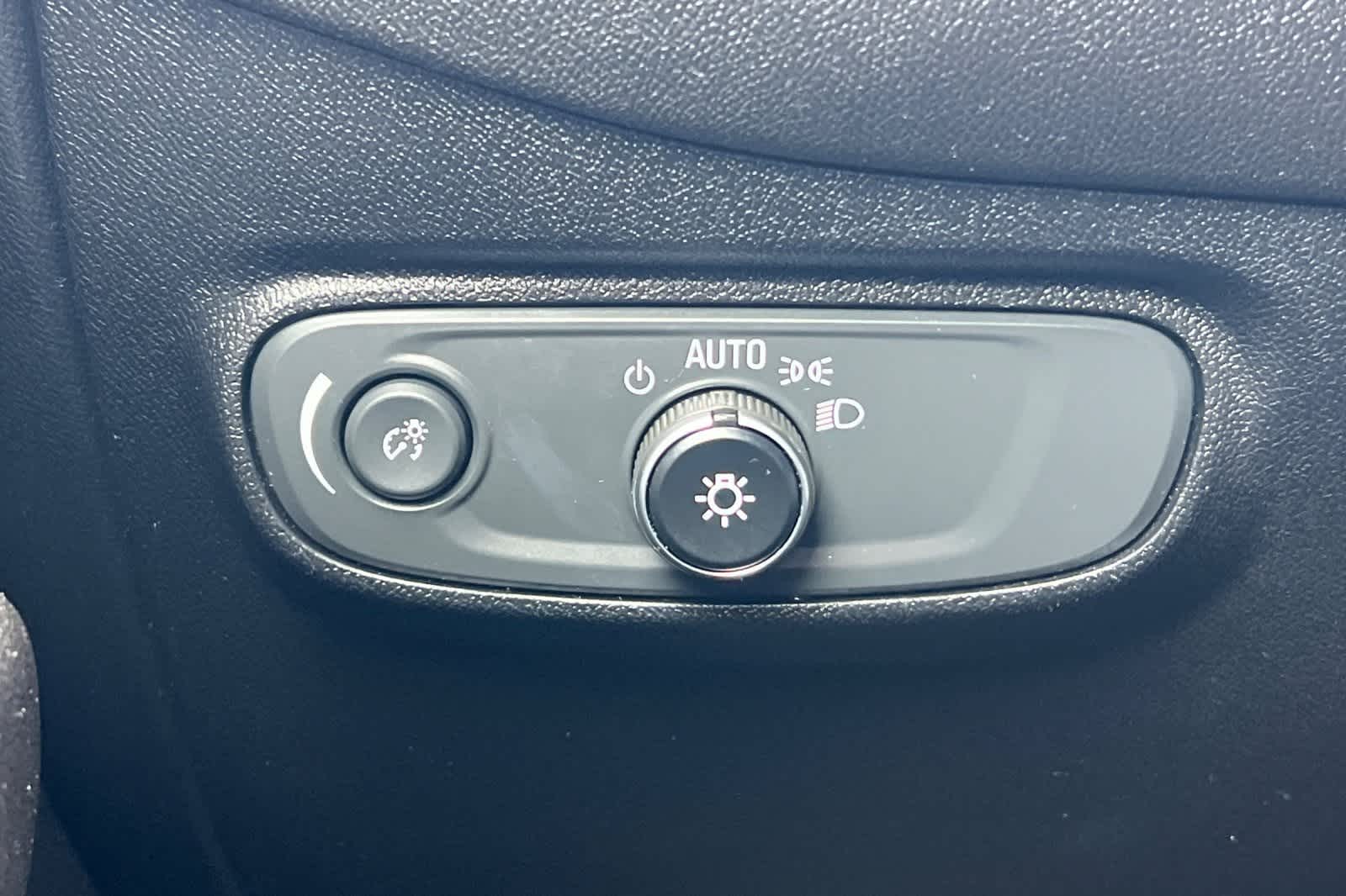 Thumbnail: 2019 Chevrolet Equinox - 33