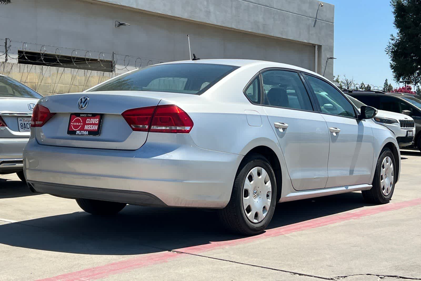 Thumbnail: 2012 Volkswagen Passat - 3