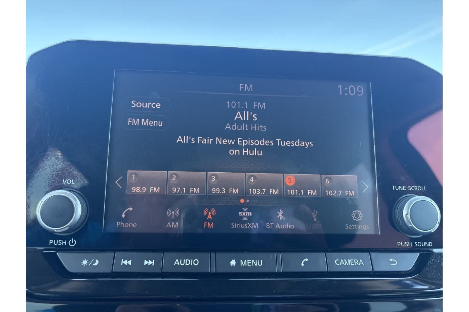 Thumbnail: 2022 Nissan Pathfinder - 16