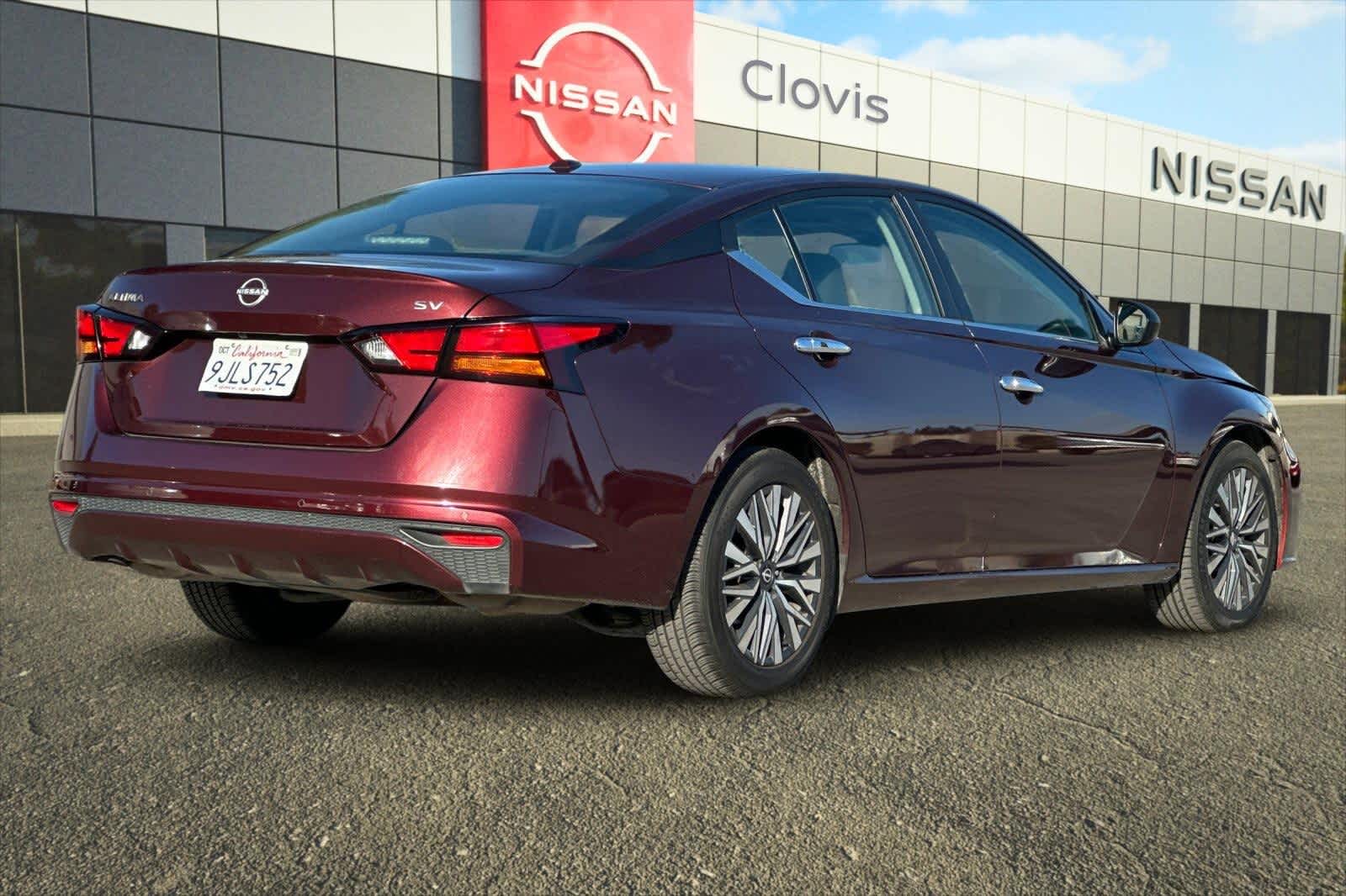 Thumbnail: 2024 Nissan Altima - 3