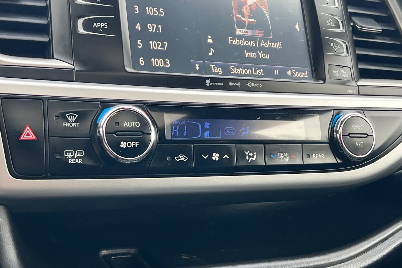 Thumbnail: 2017 Toyota Highlander - 25