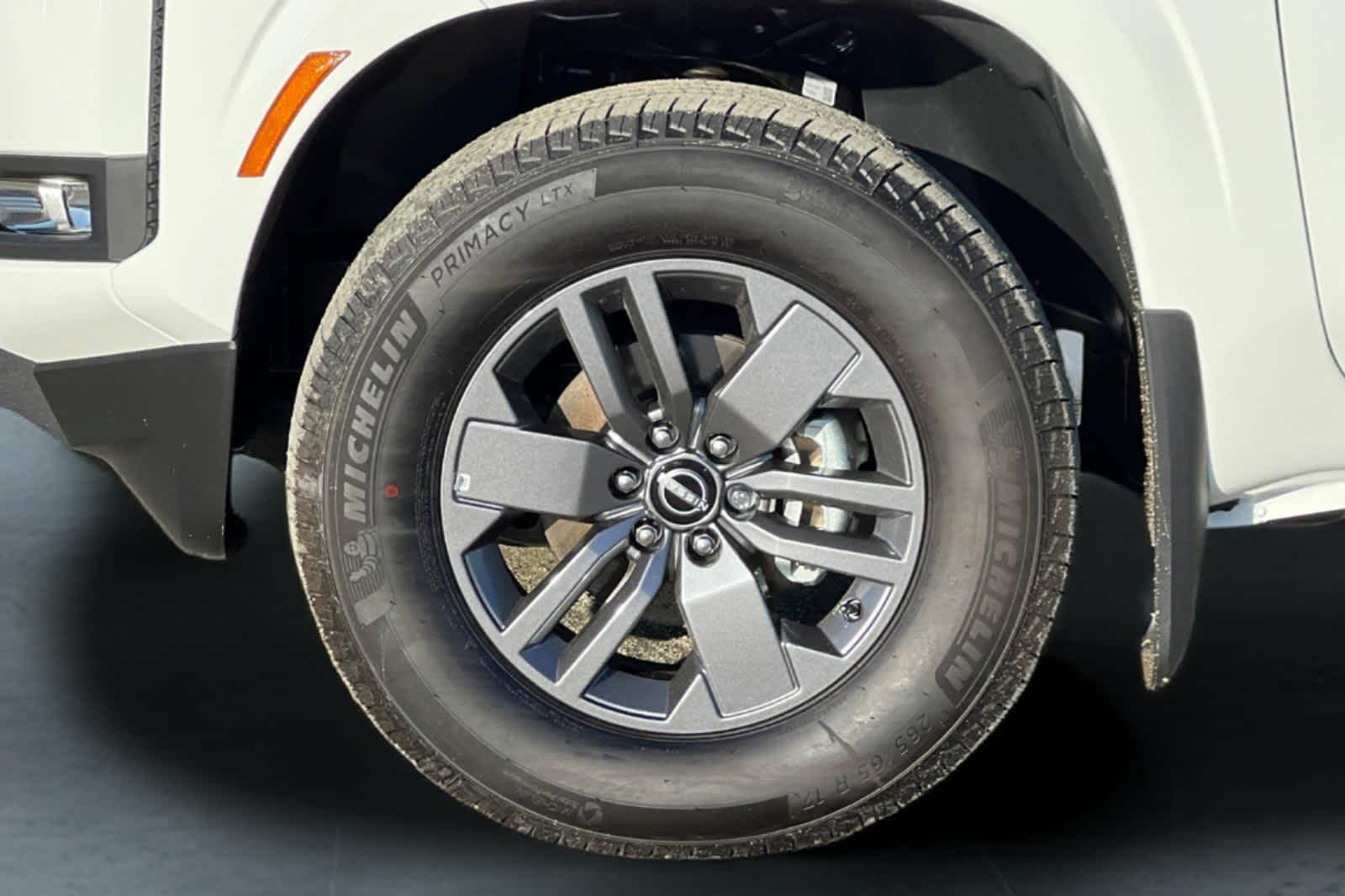 2025 Nissan Frontier SV 24