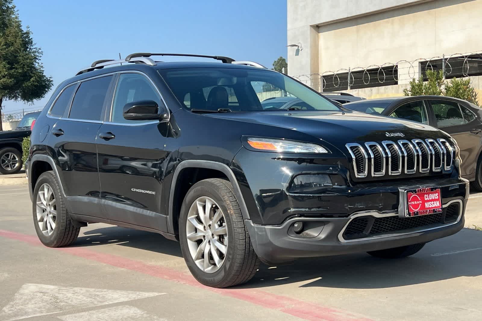 Thumbnail: 2018 Jeep Cherokee - 10