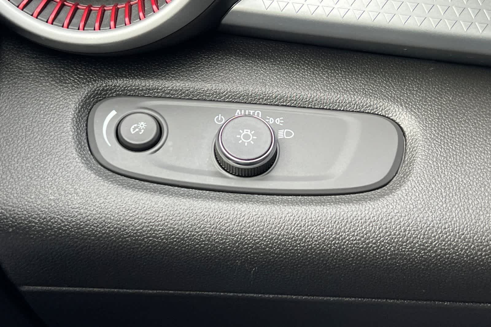 Thumbnail: 2024 Chevrolet Trax - 31