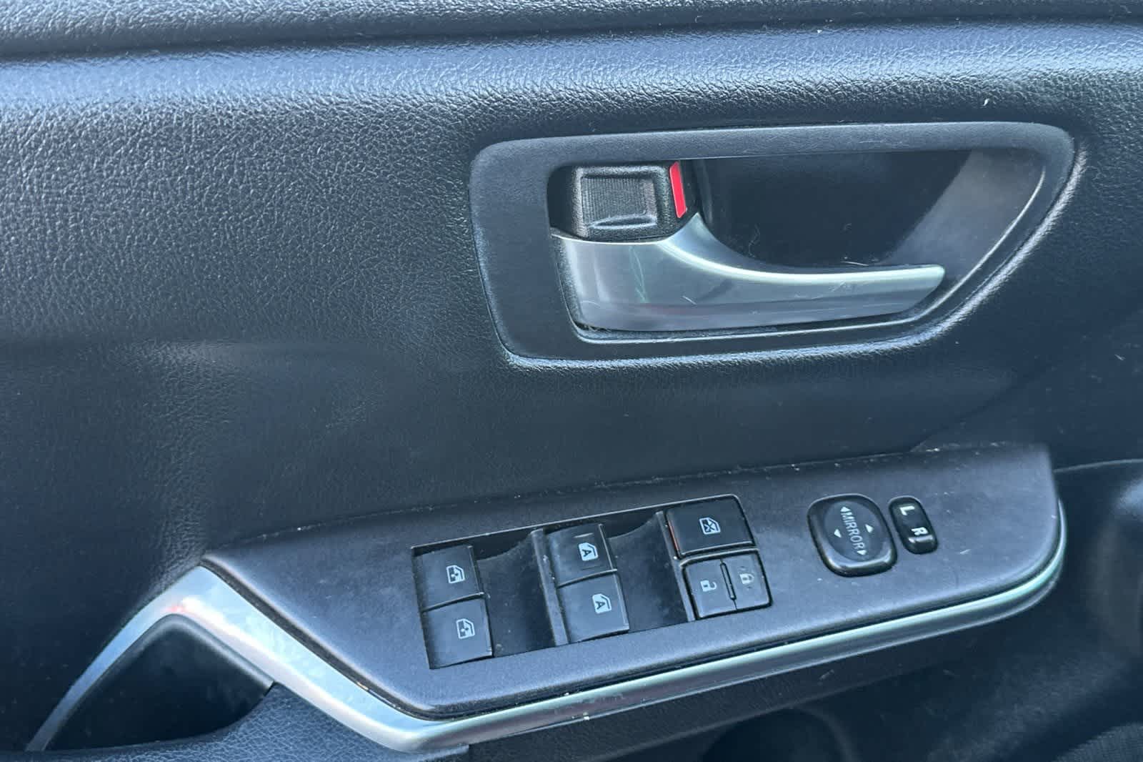 Thumbnail: 2016 Toyota Camry - 13