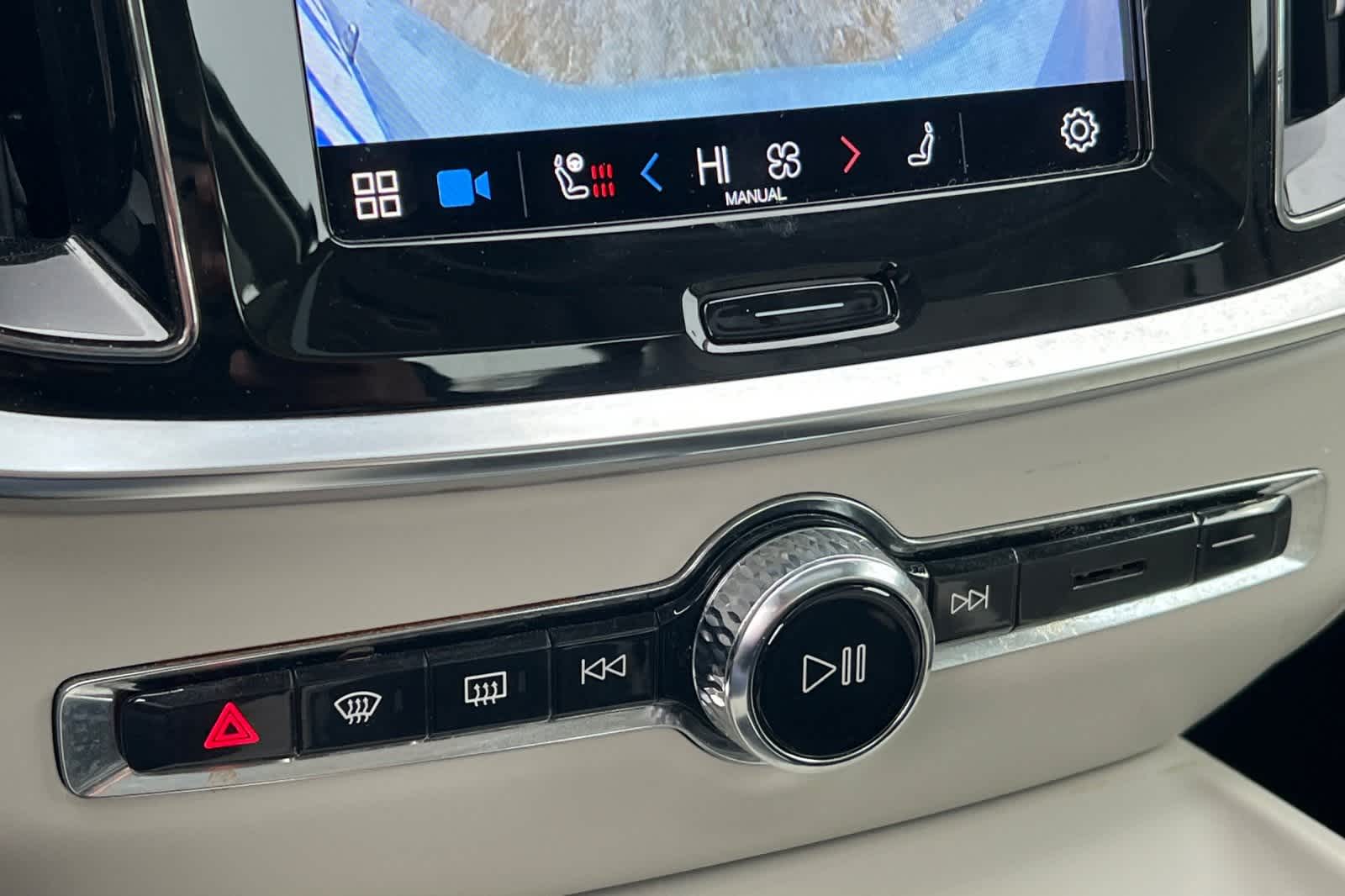 Thumbnail: 2024 Volvo S60 - 22