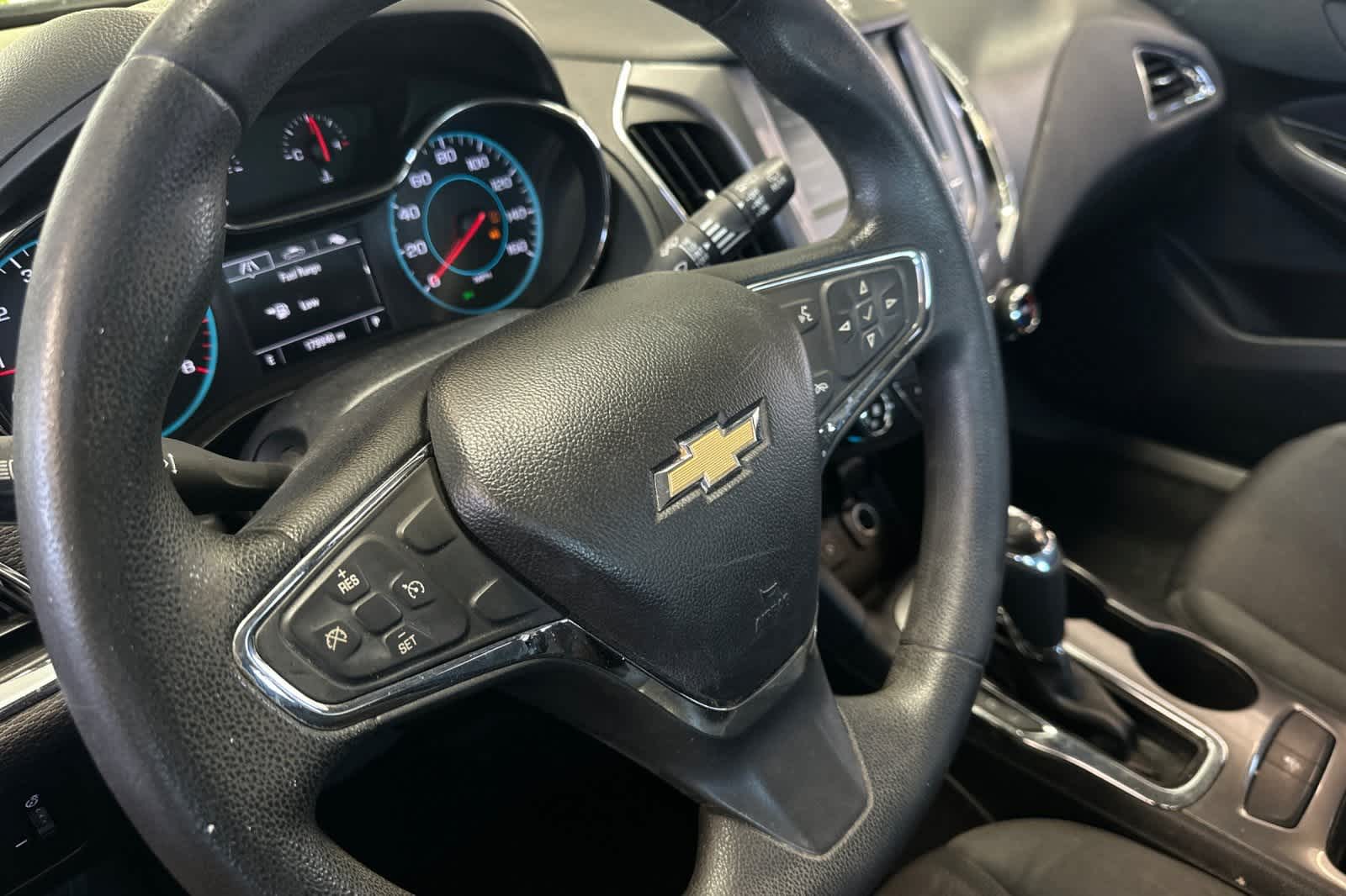 Thumbnail: 2017 Chevrolet Cruze - 14