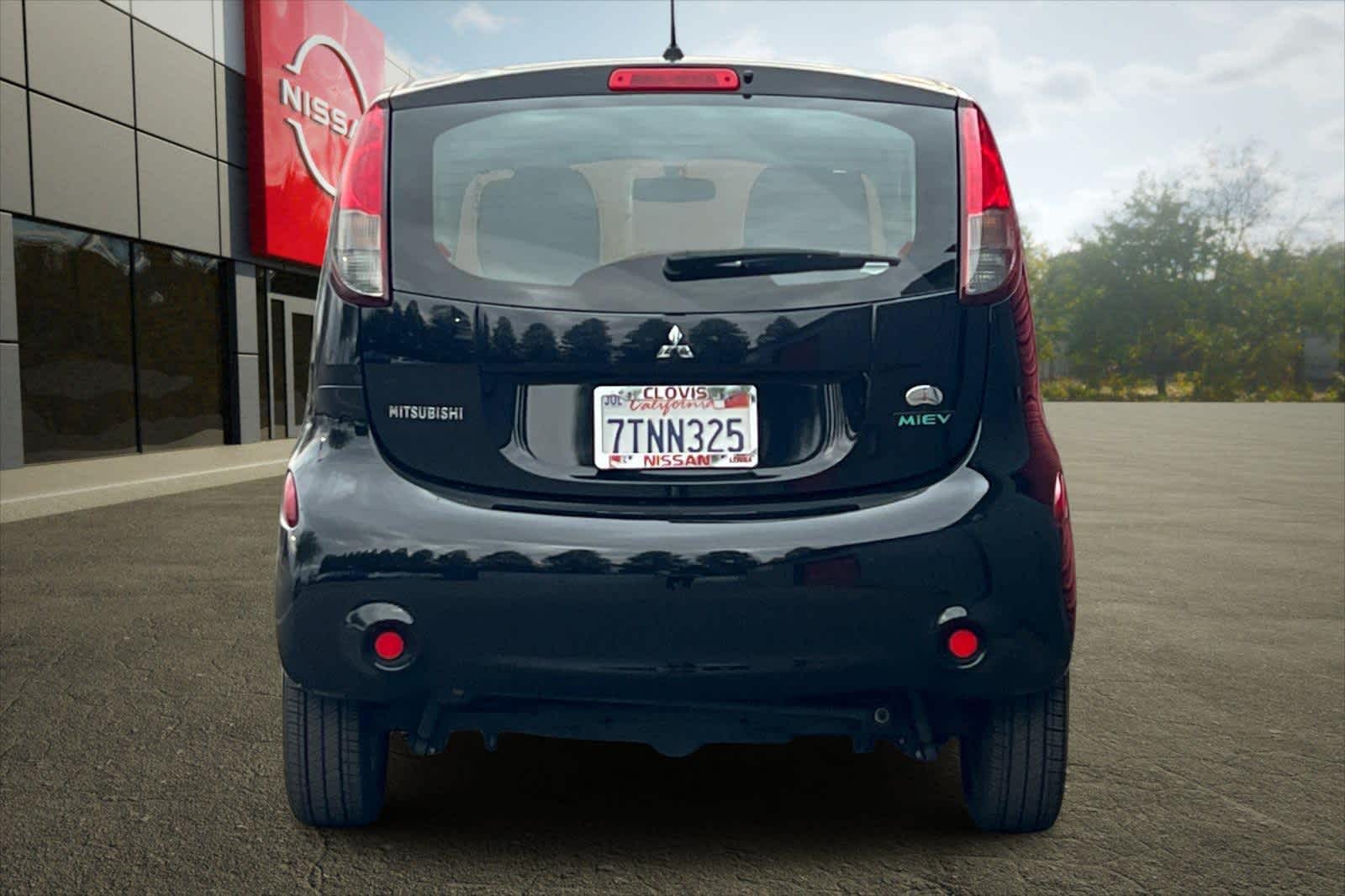 Thumbnail: 2016 Mitsubishi i-MiEV - 8