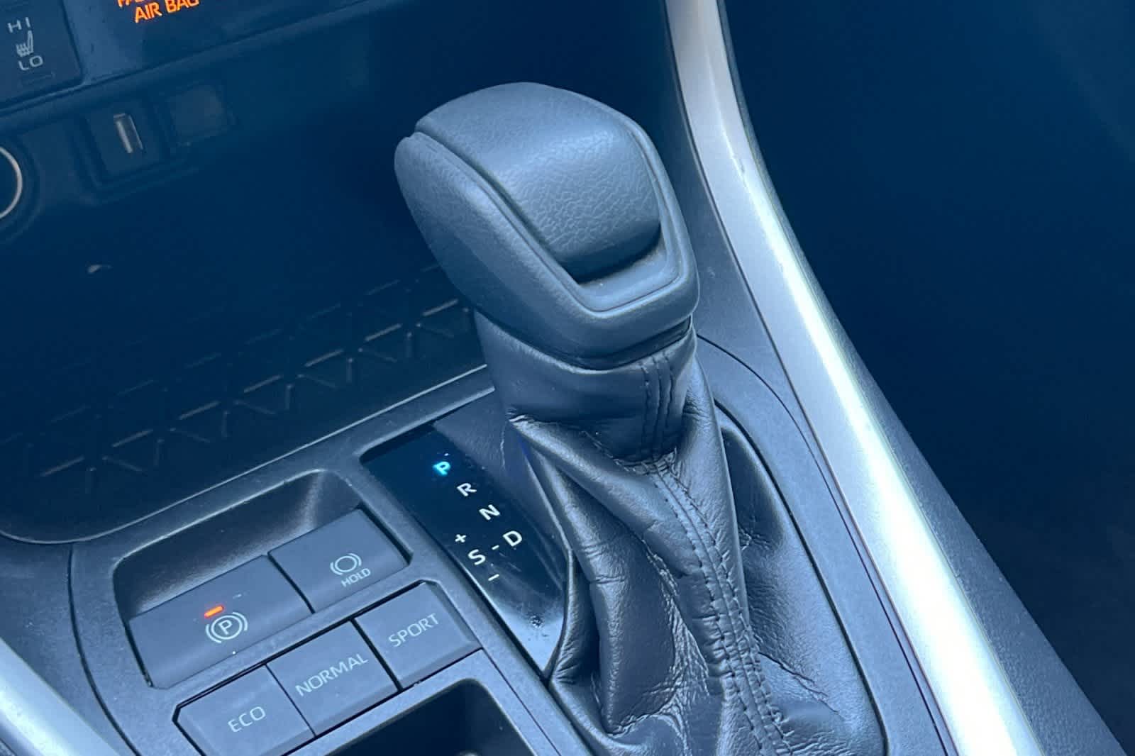 Thumbnail: 2021 Toyota RAV4 - 24
