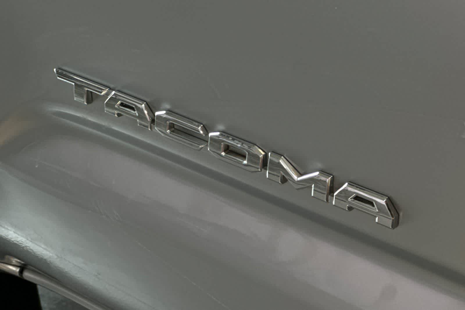 Thumbnail: 2020 Toyota Tacoma - 17