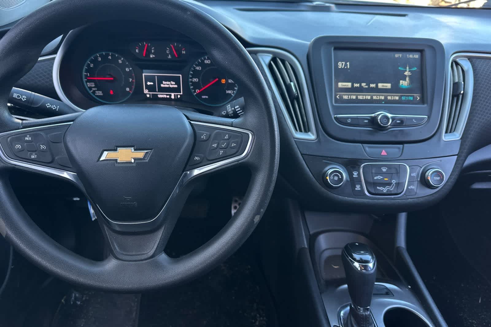 Thumbnail: 2017 Chevrolet Malibu - 17